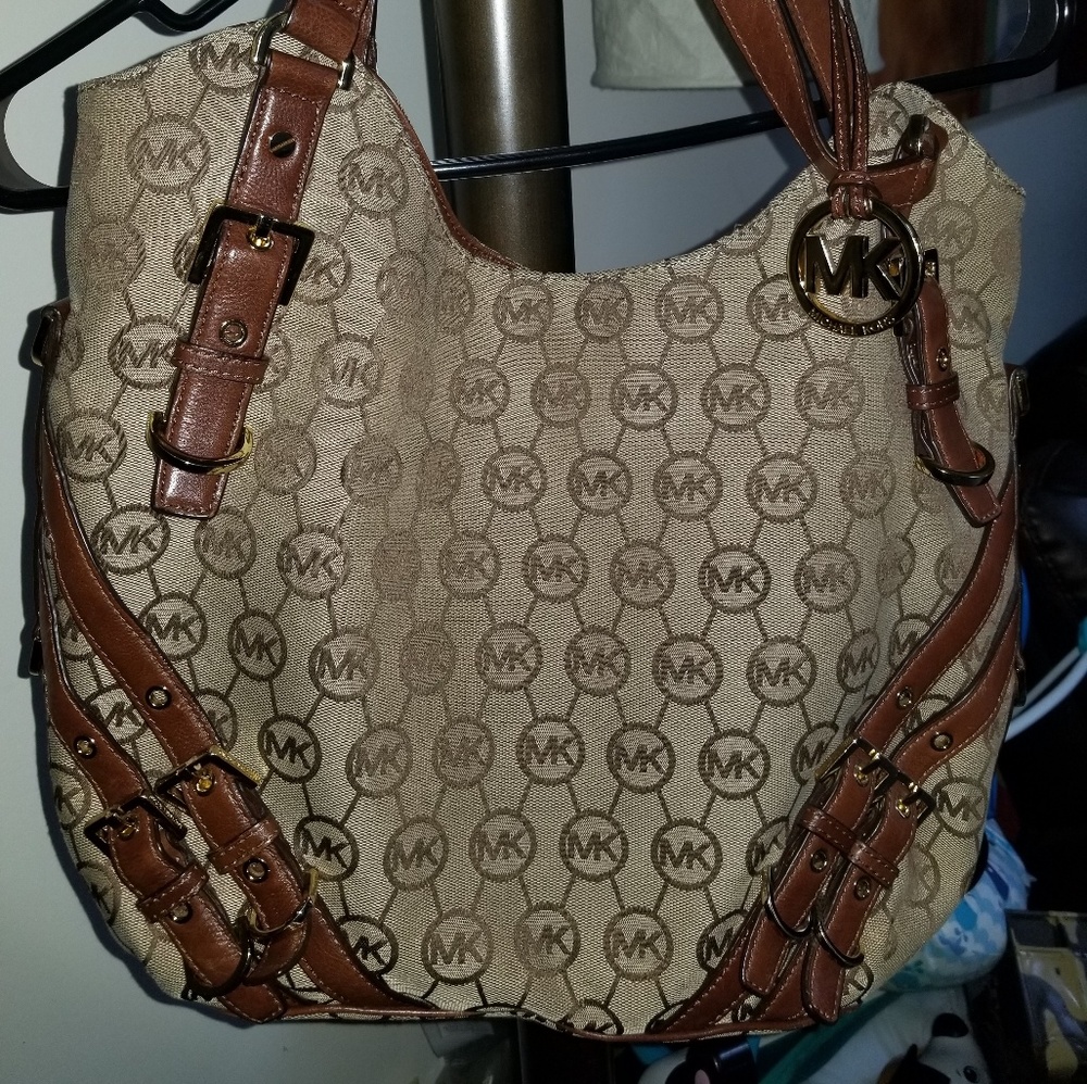 Michael Kors bag - Picture 2 of 4